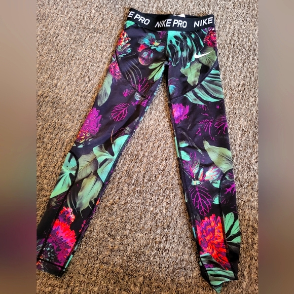 Nike tights - Picture 1 of 1